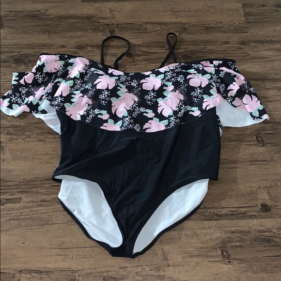 SHEIN Other - One piece bathing suit